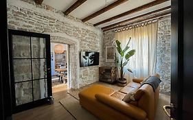 The Bungalow By The Sea In Historic Porec Old City